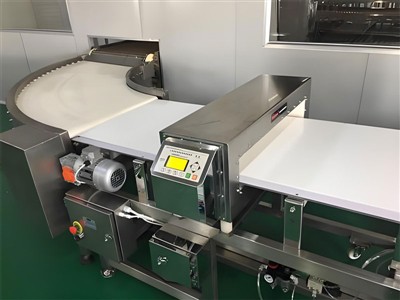 Cad iad na Réamhchúraimí Chun Meaisíní Braite Miotail a Shuiteáil agus a Chur...